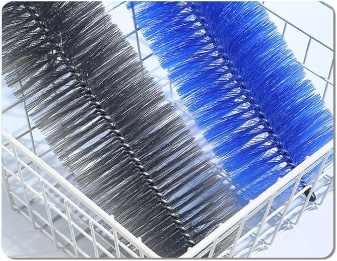 Remove dust with this flexible tool
